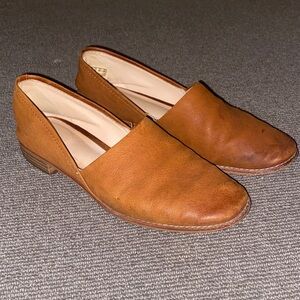 Clarks Women's Tan Leather Loafers